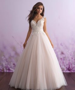 Brudklänning, brudkjole, Brudklänning i spets, Brudklänning i Mikado, Allure Bridal, Allure Romans