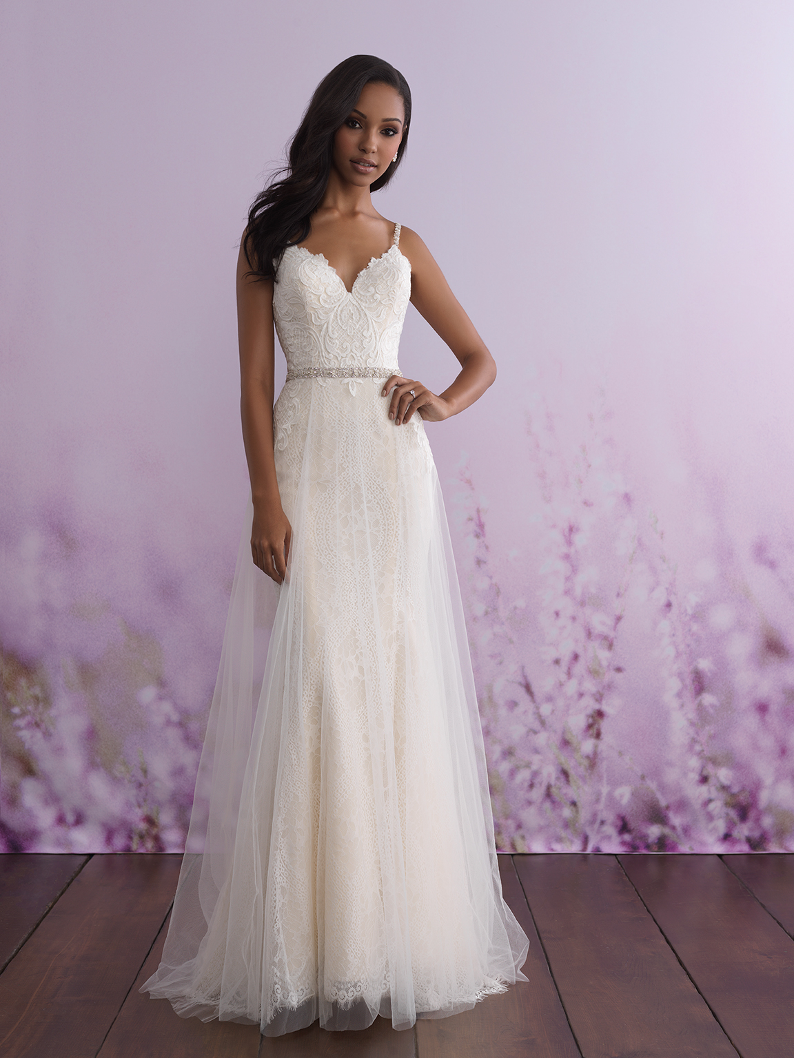 Brudklänning, brudkjole, Brudklänning i spets, Brudklänning i Mikado, Allure Bridal, Allure Romans