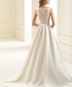 Brudklänning från Bianco Evento, Brudkjole, Brudklänning i Spets, brudklänning Chiffong, brudklänning i Tyll