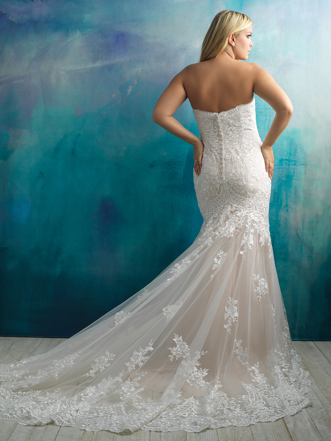 Brudklänning, brudkjole, Plus size, Curves, Brudklänning i spets Allure Bridal, Allure Woman