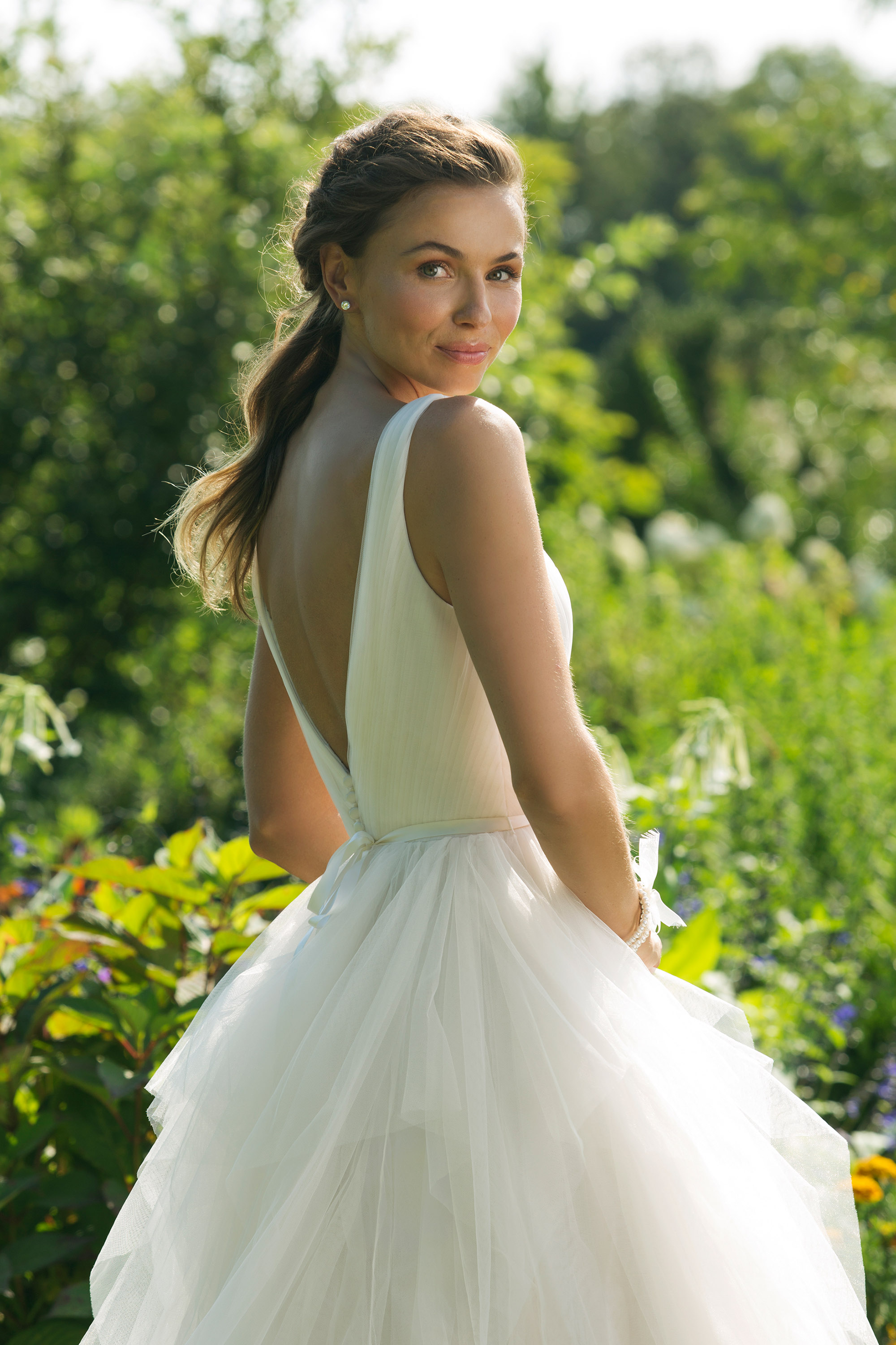 Brudklänning från Sweetheart en av Justin Alexanders Kollektioner En kort brudklänning i spets med avtagbar kjol i tyll. Brudklänning, brudklänningar, bröllopsklänning, bröllopsbutik