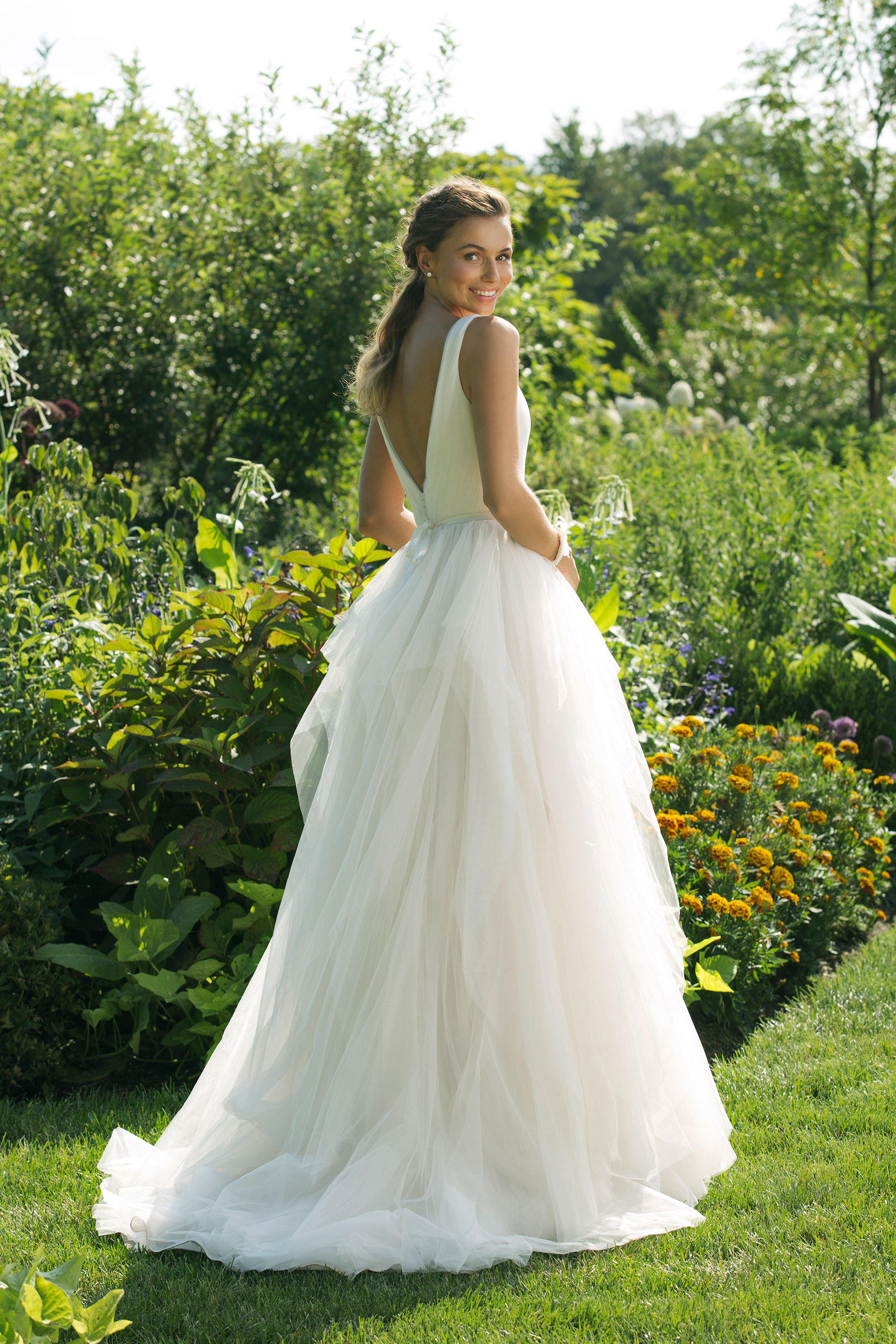 Brudklänning från Sweetheart en av Justin Alexanders Kollektioner En kort brudklänning i spets med avtagbar kjol i tyll. Brudklänning, brudklänningar, bröllopsklänning, bröllopsbutik