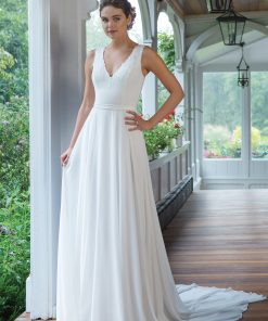 Brudklänning från Sweetheart en av Justin Alexanders Kollektioner En kort brudklänning i spets med avtagbar kjol i tyll. Brudklänning, brudklänningar, bröllopsklänning, bröllopsbutik