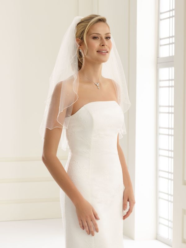 Brudslöja, slöja, Underkjol, Brudskor, Brudsmycken, Hårsmycken.