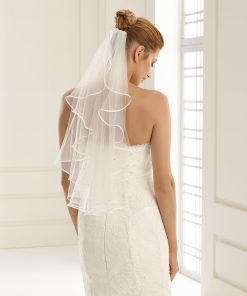 Brudslöja, slöja, Underkjol, Brudskor, Brudsmycken, Hårsmycken.