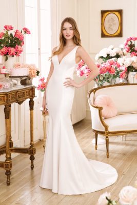 Brudklänning från Sweetheart en av Justin Alexanders Kollektioner En kort brudklänning i spets med avtagbar kjol i tyll. Brudklänning, brudklänningar, bröllopsklänning, bröllopsbutik