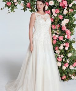 Brudklänning från Sweetheart en av Justin Alexanders Kollektioner En kort brudklänning i spets med avtagbar kjol i tyll. Brudklänning, brudklänningar, bröllopsklänning, bröllopsbutik