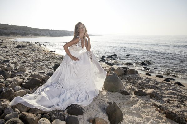 Brudklänning från HerveParis i bohemisk stil. enkla brudklänningar, Bröllopsbutik i Malmö