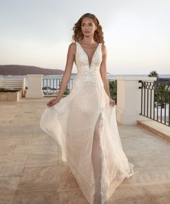 Brudklänning från HerveParis i bohemisk stil. enkla brudklänningar, Bröllopsbutik i Malmö