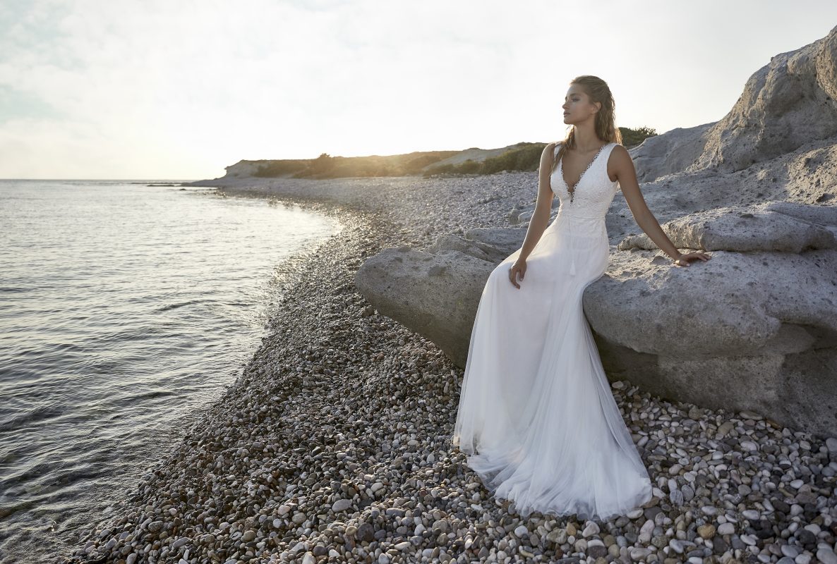 Brudklänning från HerveParis i bohemisk stil. enkla brudklänningar, Bröllopsbutik i Malmö