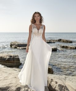 Brudklänning från HerveParis i bohemisk stil. enkla brudklänningar, Bröllopsbutik i Malmö