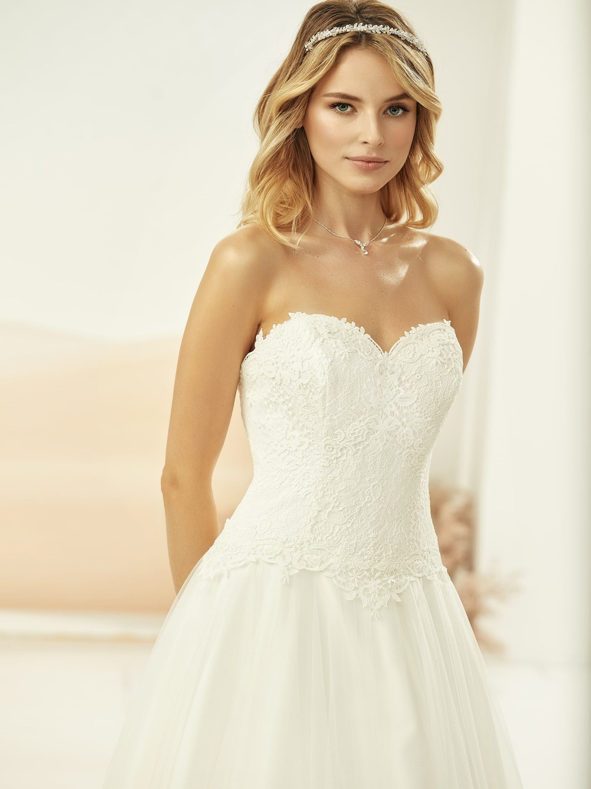 Brudklänning från bianco Evento , Bröllopsklänning, brudklänning skåne, brudklänning Malmö, Brudkjole köpenhamn, Skånebröllop, bröllopsbutik Malmö, brudklänningsbutik Malmö