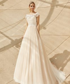 Brudklänning från bianco Evento , Bröllopsklänning, brudklänning skåne, brudklänning Malmö, Brudkjole köpenhamn, Skånebröllop, bröllopsbutik Malmö, brudklänningsbutik Malmö