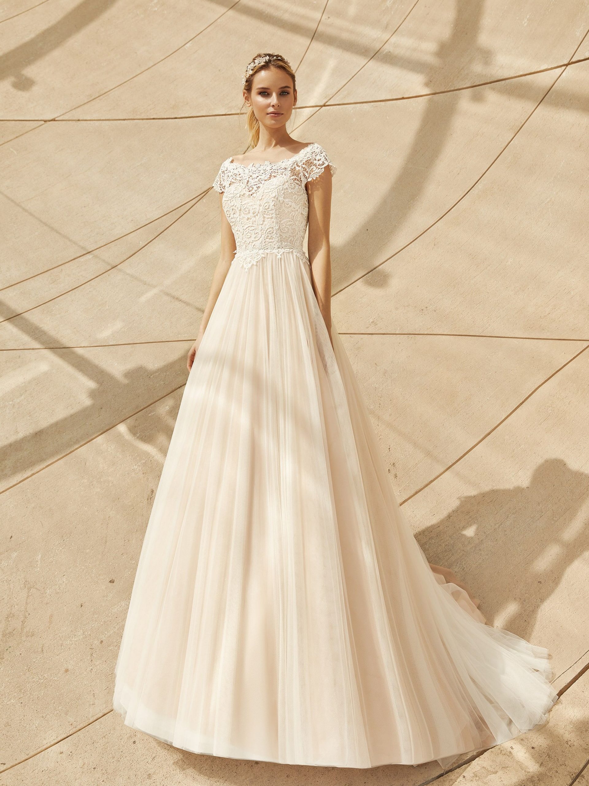 Brudklänning från bianco Evento , Bröllopsklänning, brudklänning skåne, brudklänning Malmö, Brudkjole köpenhamn, Skånebröllop, bröllopsbutik Malmö, brudklänningsbutik Malmö