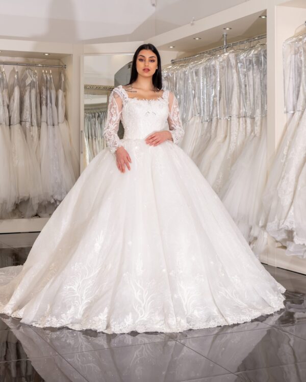 Brudklänning Ballgown, bröllopsbutik Malmö, Prinsessklänningar