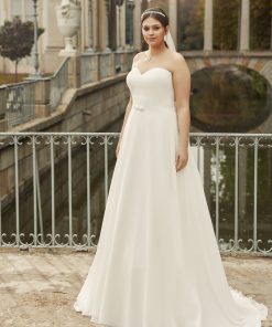 Brudklänning från bianco Evento , Plussize, Bröllopsklänning, brudklänning skåne, brudklänning Malmö, Brudkjole köpenhamn, Skånebröllop, bröllopsbutik Malmö, brudklänningsbutik Malmö, billig brudklänning, Brudklänning för 5000kr