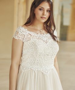 Brudklänning från bianco Evento , Plussize, Bröllopsklänning, brudklänning skåne, brudklänning Malmö, Brudkjole köpenhamn, Skånebröllop, bröllopsbutik Malmö, brudklänningsbutik Malmö, billig brudklänning, Brudklänning för 5000kr