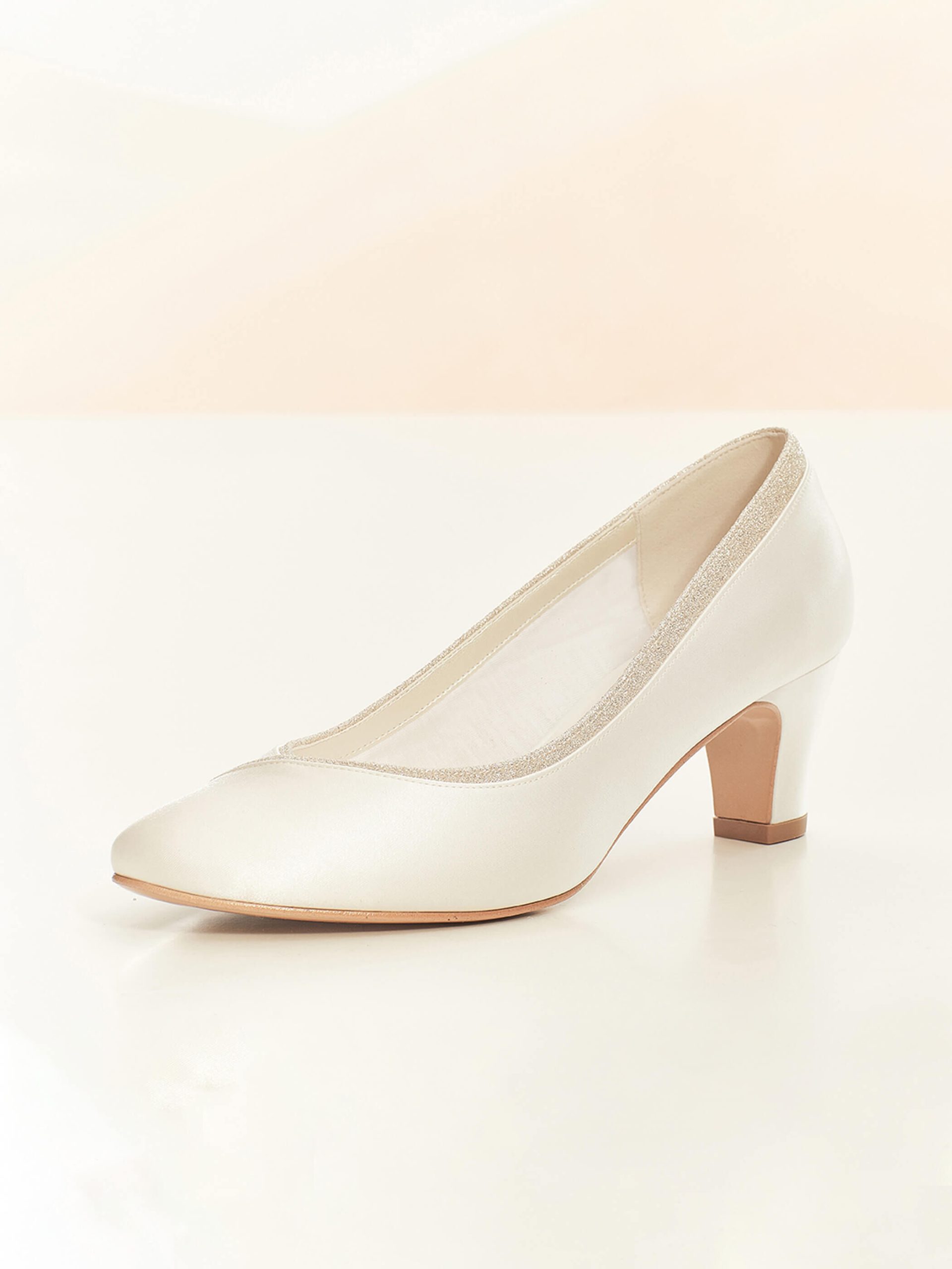 Brudskor från Bianco evento, Avalia shoes, vita brudskor, Ivory brudskor, brudskor i spets, brudskor i satin