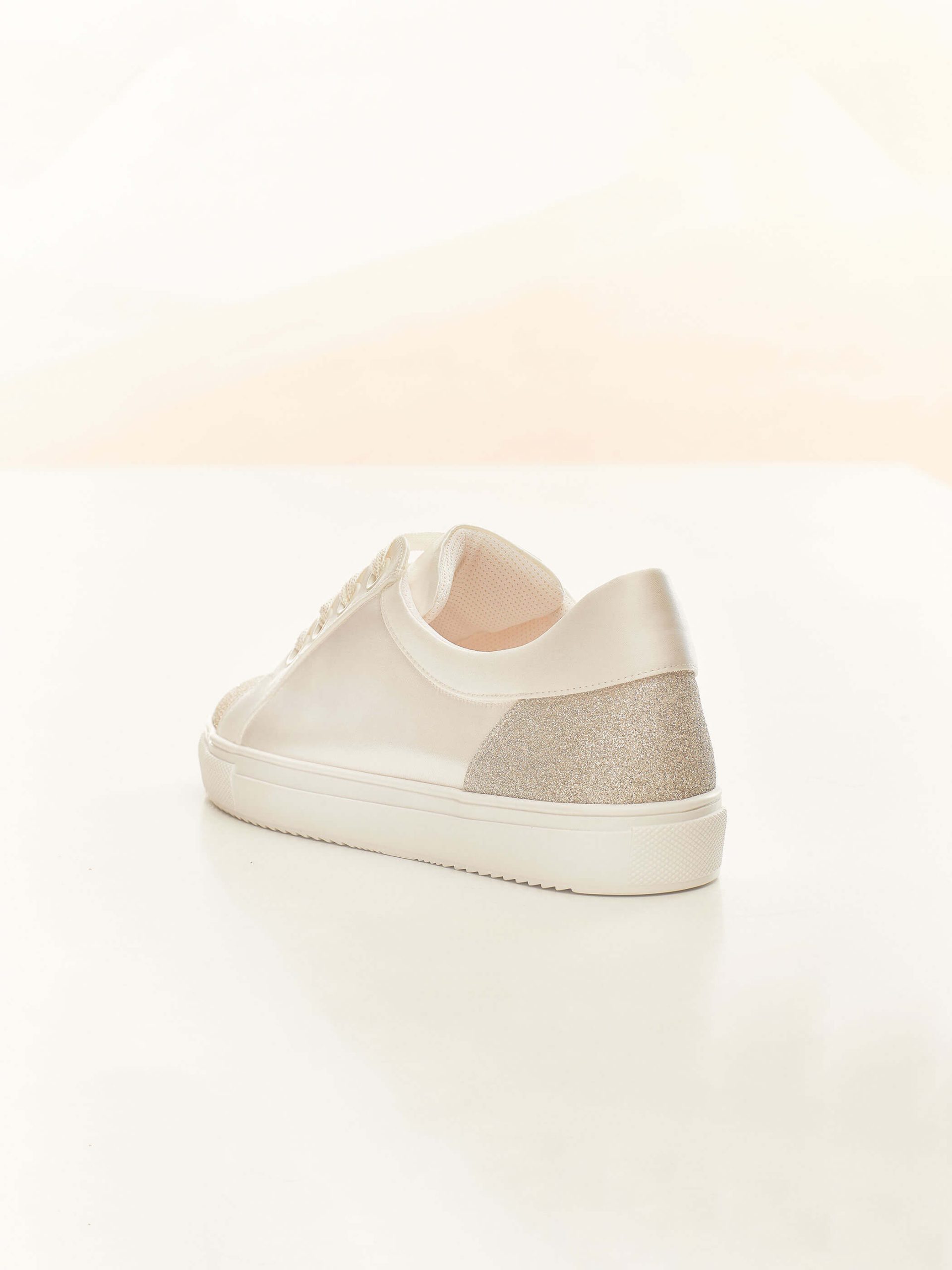 Brudskor från Bianco evento, Avalia shoes, vita brudskor, Ivory brudskor, brudskor i spets, brudskor i satin