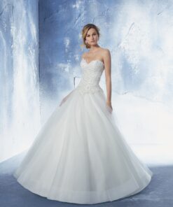 Brudklänning, bröllopsklänning, Bröllopskläder. Bröllopsbutik, Sofia Bianca, Morlilee, Ronald Joyce, Bröllopsbutik Malmö