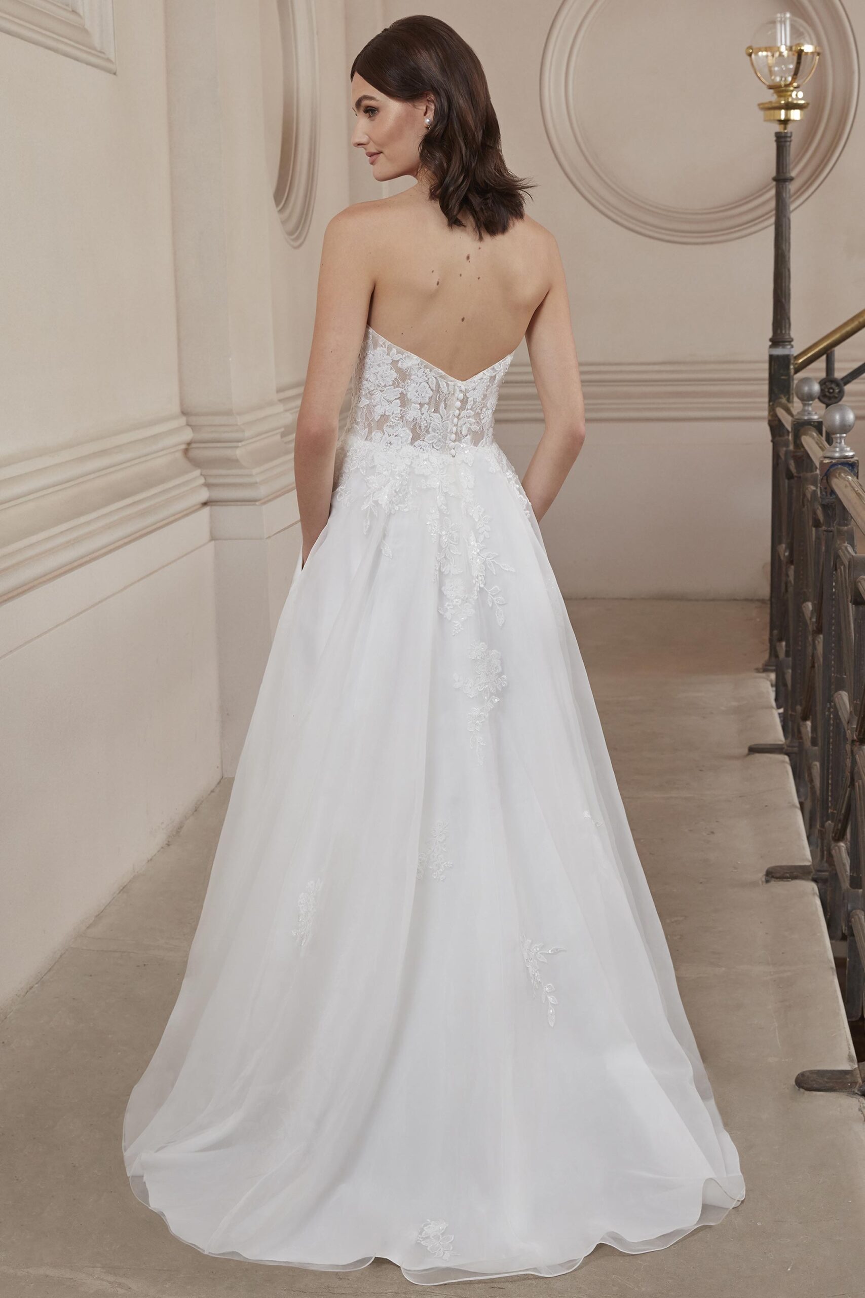 Brudklänning från HerveParis i bohemisk stil. enkla brudklänningar, Bröllopsbutik i Malmö, Bröllopsklänning, Skåne, Bröllopklänning, Brudkjole