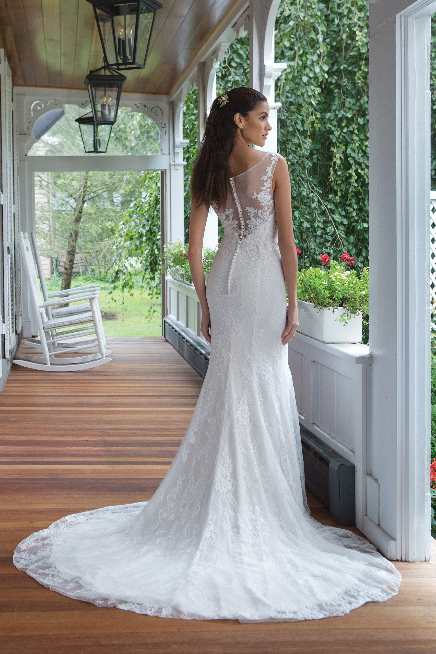 Brudklänning från Sweetheart en av Justin Alexanders Kollektioner En kort brudklänning i spets med avtagbar kjol i tyll. Brudklänning, brudklänningar, bröllopsklänning, bröllopsbutik