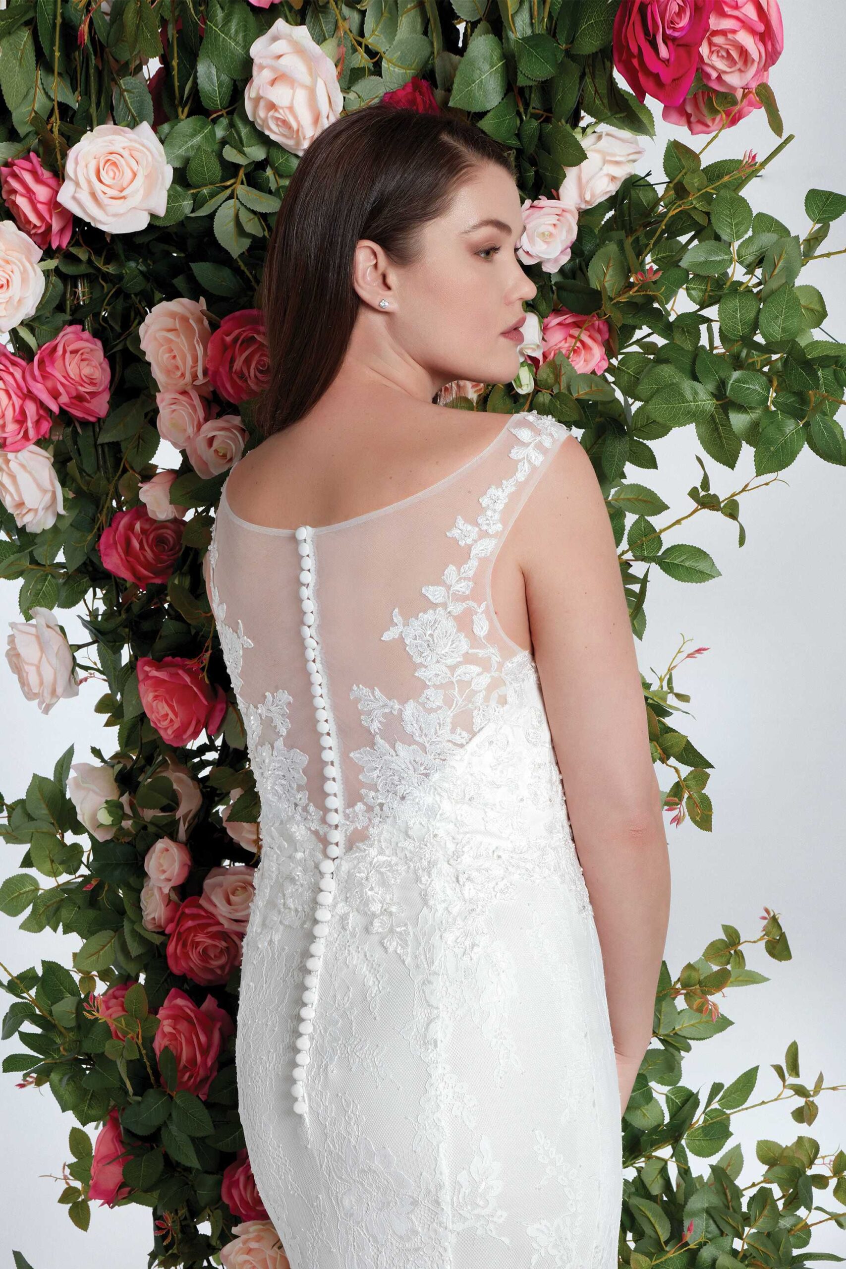 Brudklänning från Sweetheart en av Justin Alexanders Kollektioner En kort brudklänning i spets med avtagbar kjol i tyll. Brudklänning, brudklänningar, bröllopsklänning, bröllopsbutik