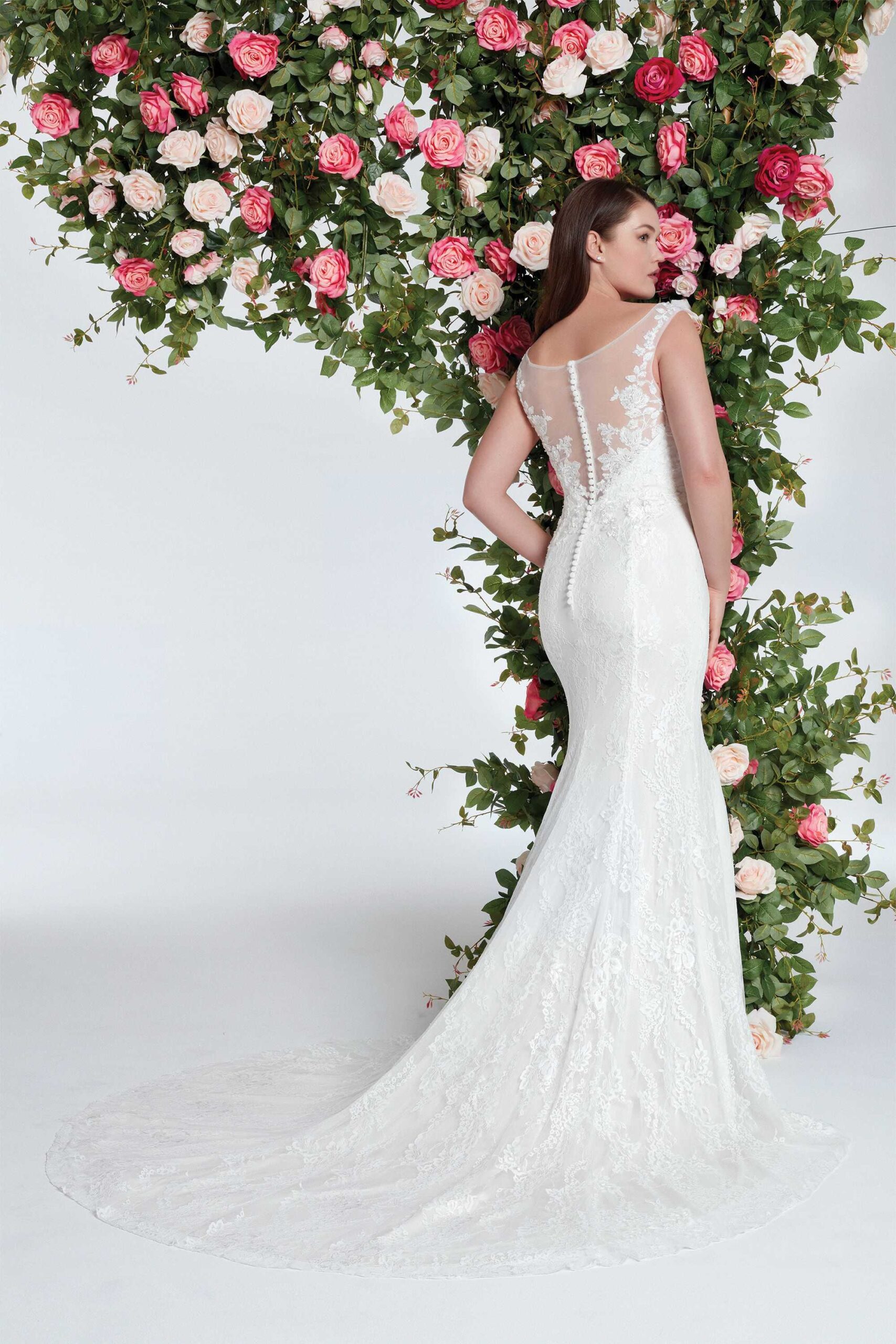 Brudklänning från Sweetheart en av Justin Alexanders Kollektioner En kort brudklänning i spets med avtagbar kjol i tyll. Brudklänning, brudklänningar, bröllopsklänning, bröllopsbutik