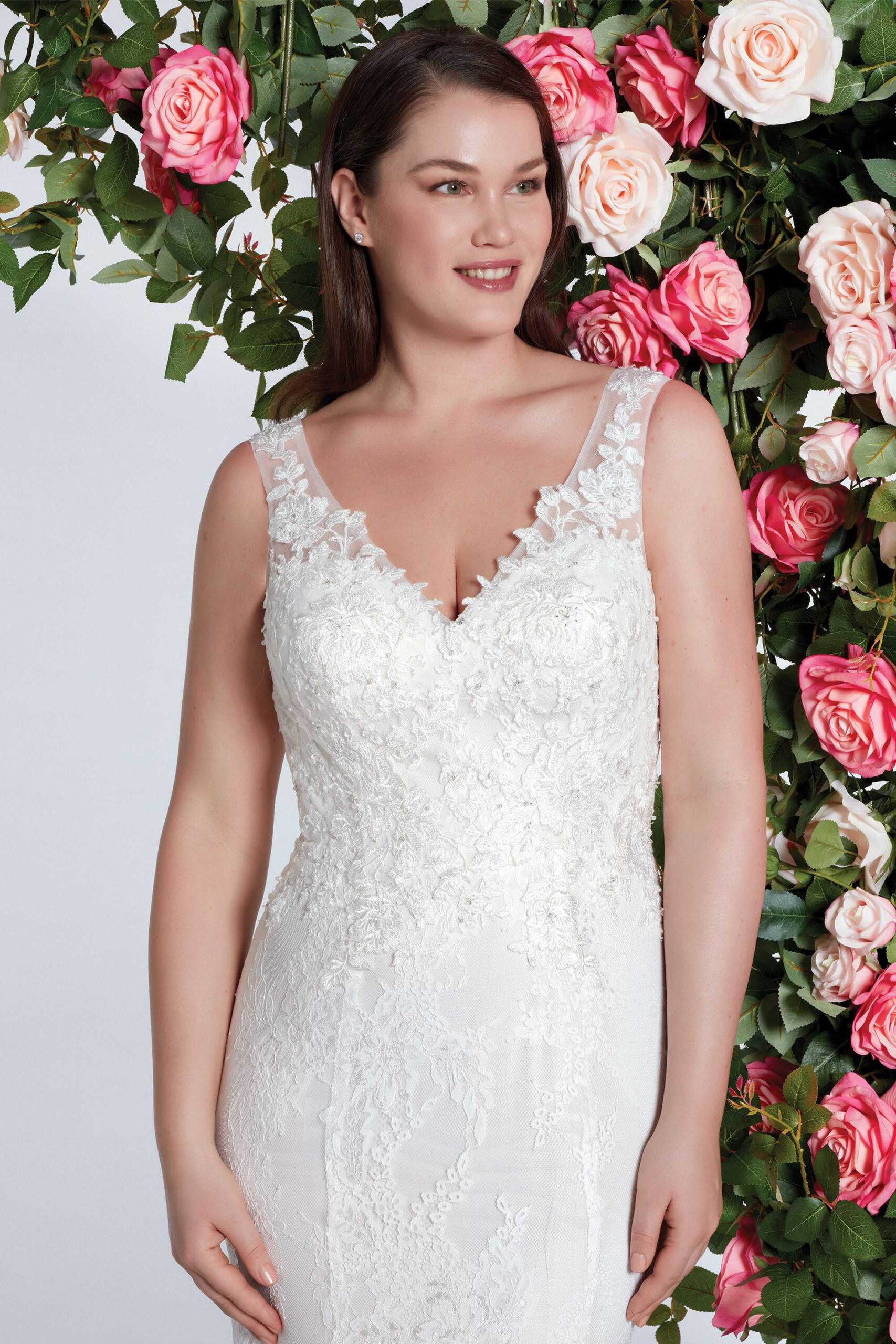 Brudklänning från Sweetheart en av Justin Alexanders Kollektioner En kort brudklänning i spets med avtagbar kjol i tyll. Brudklänning, brudklänningar, bröllopsklänning, bröllopsbutik