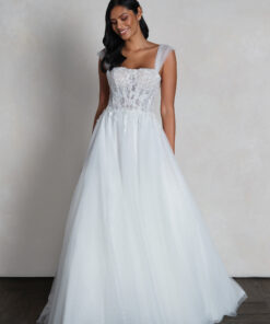 Brudklänning från Adore by Justin Alexander, Bröllopsklänning, brudklänning skåne, brudklänning Malmö, Brudkjole köpenhamn, Skånebröllop, bröllopsbutik Malmö, brudklänningsbutik Malmö