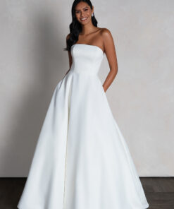 Brudklänning från Adore by Justin Alexander, Bröllopsklänning, brudklänning skåne, brudklänning Malmö, Brudkjole köpenhamn, Skånebröllop, bröllopsbutik Malmö, brudklänningsbutik Malmö