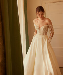 Brudklänning från Adore by Justin Alexander, Bröllopsklänning, brudklänning skåne, brudklänning Malmö, Brudkjole köpenhamn, Skånebröllop, bröllopsbutik Malmö, brudklänningsbutik Malmö