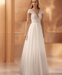 Brudklänning från Bianco Evento, Brudkjole, Brudklänning i Spets, brudklänning Chiffong, brudklänning i Tyll, Bröllopsbutik Malmö