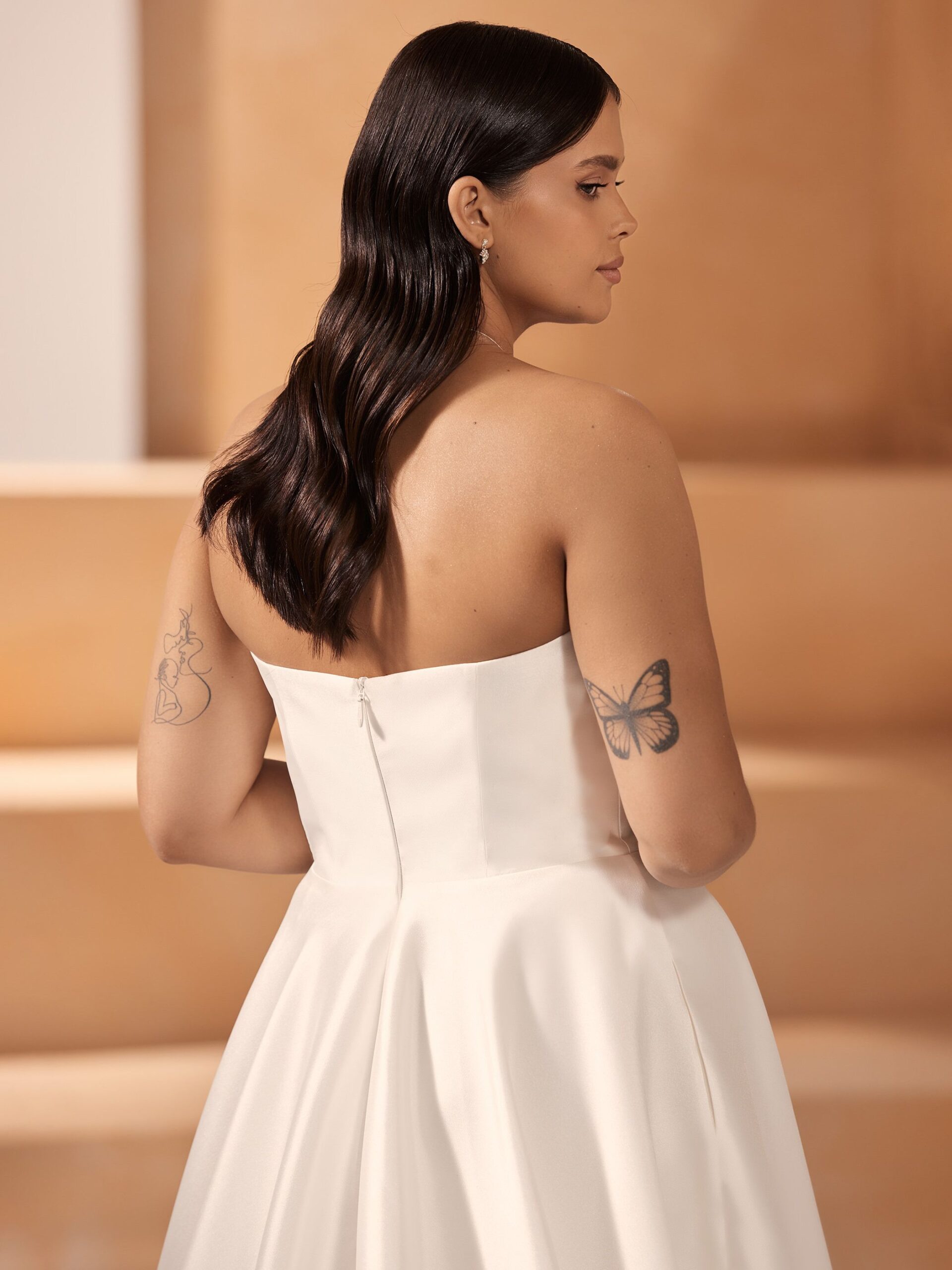 Brudklänning från Bianco Evento, Brudkjole, Brudklänning i Spets, brudklänning Chiffong, brudklänning i Tyll, Bröllopsbutik Malmö