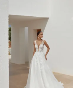 Brudklänning från Adore by Justin Alexander, Bröllopsklänning, brudklänning skåne, brudklänning Malmö, Brudkjole köpenhamn, Skånebröllop, bröllopsbutik Malmö, brudklänningsbutik Malmö