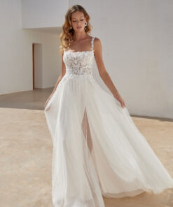 Brudklänning från Adore by Justin Alexander, Bröllopsklänning, brudklänning skåne, brudklänning Malmö, Brudkjole köpenhamn, Skånebröllop, bröllopsbutik Malmö, brudklänningsbutik Malmö