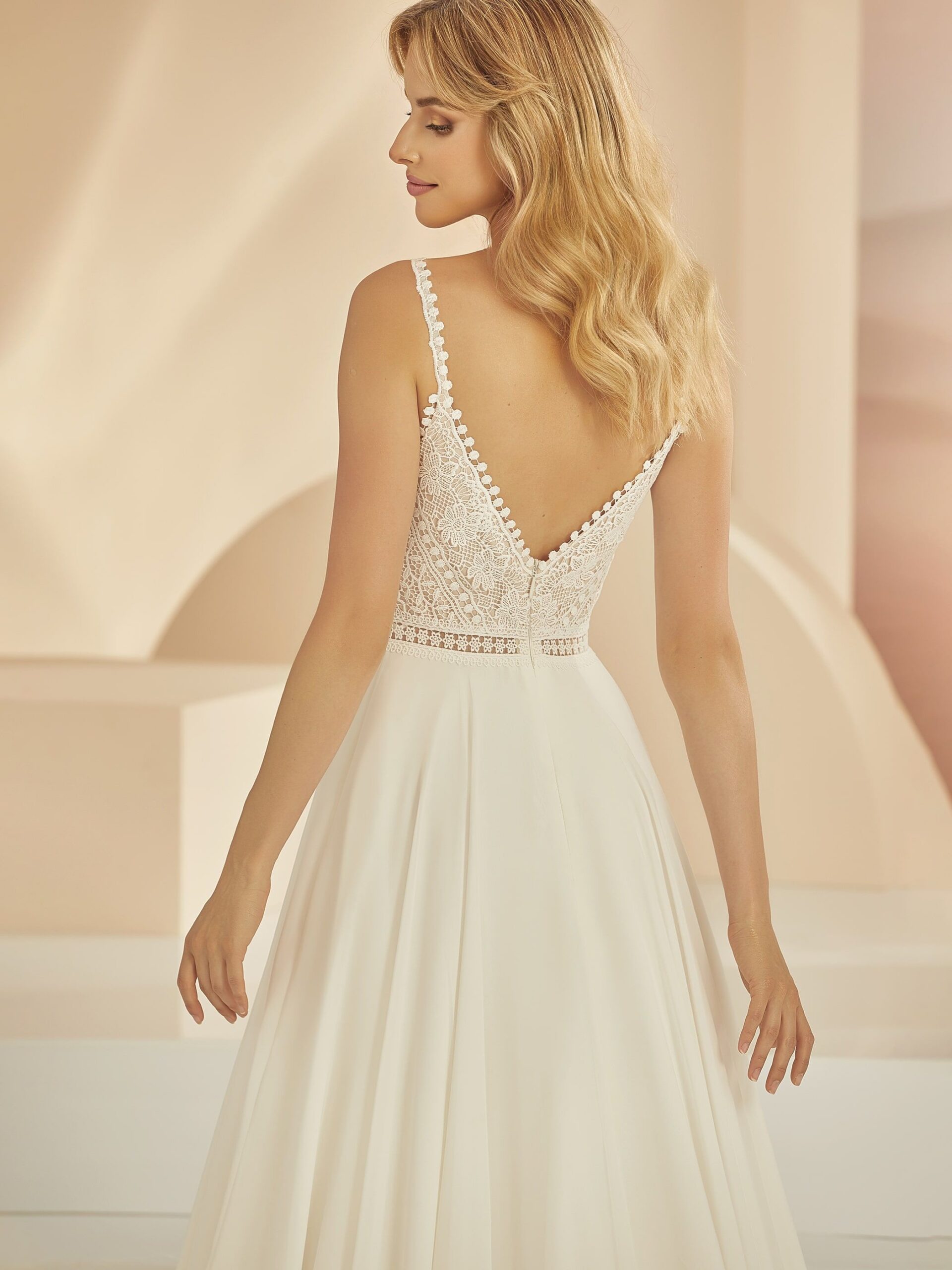 Brudklänning Victoria från Bianco Evento - Bild 4