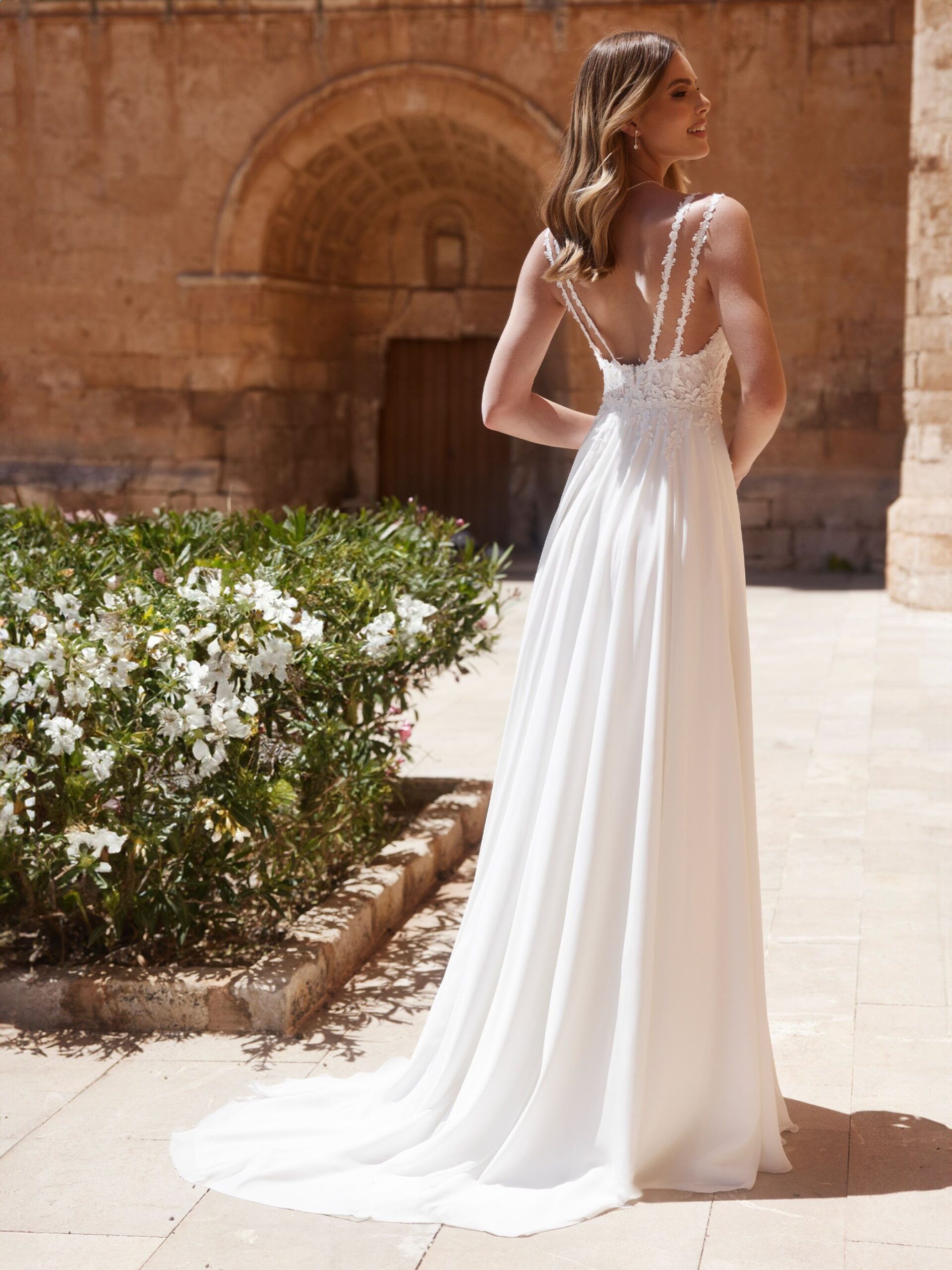 Brudklänning Kerena från Bianco Evento - Bild 2