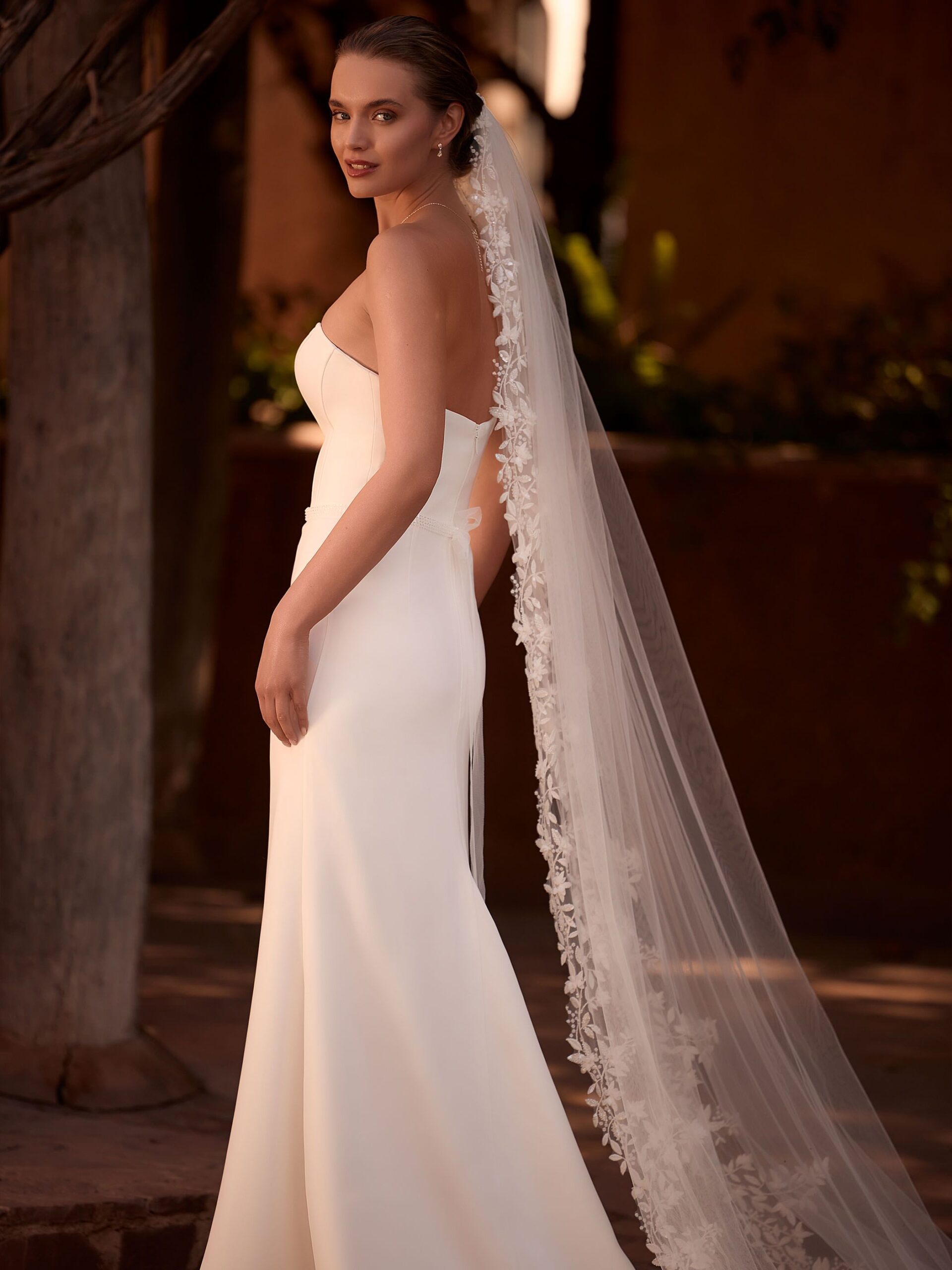 Brudklänning Nuvia från Bianco Evento - Bild 2