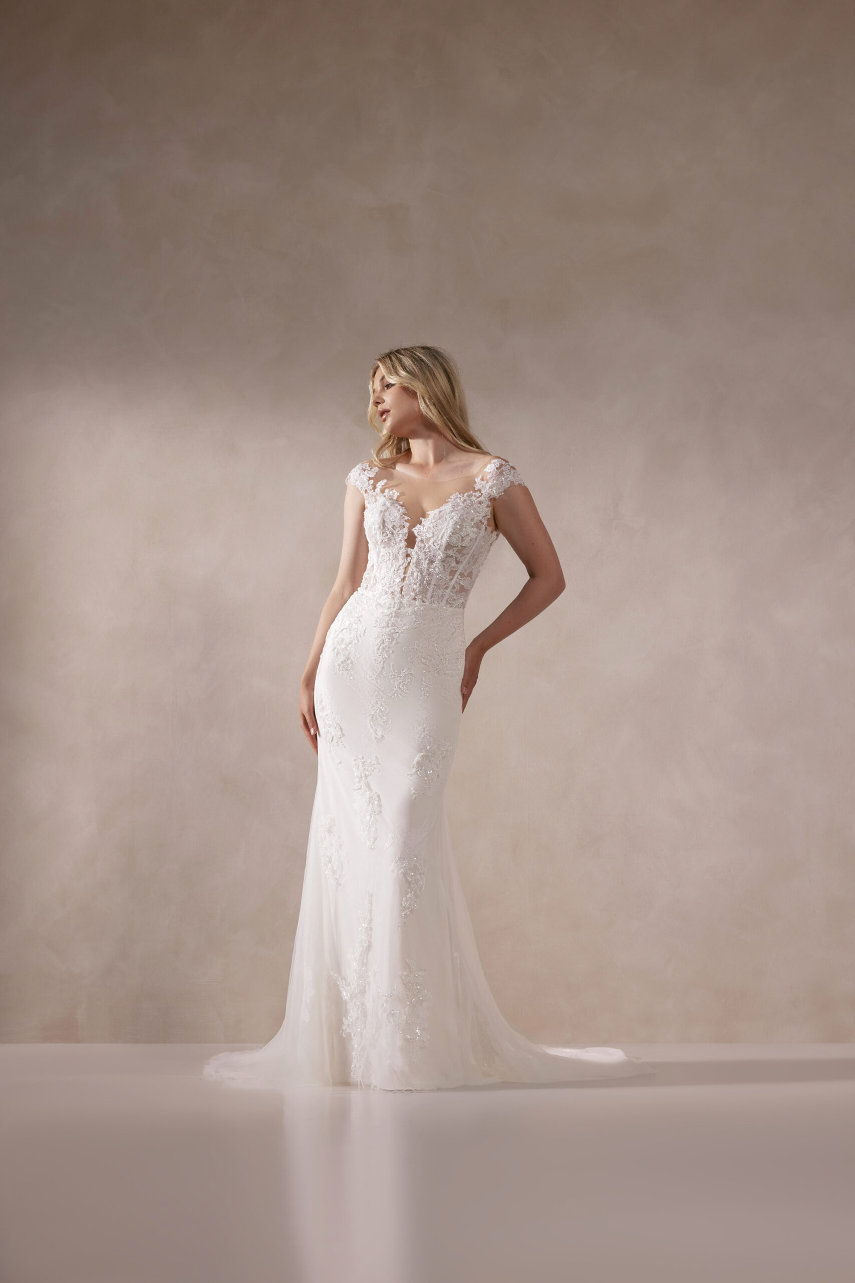 Brudklänning Nahara (11397) från Adore by Justin Alexander