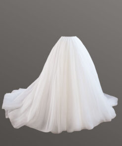 Romantisk brudkjol i lager av tyll i prinsessmodell – Norma från Herve Paris Mix & Match-kollektion